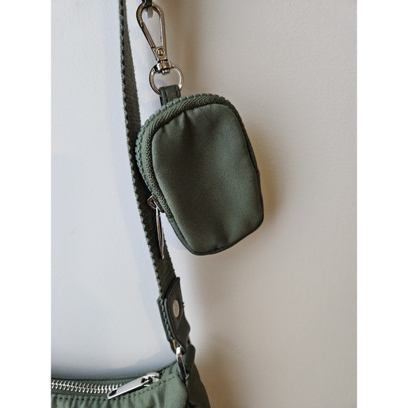 Wild Fable Women's Fanny Pack. Zip Closure,Adjustable Strap, Coin Purse. Green. - Picture 2 of 8